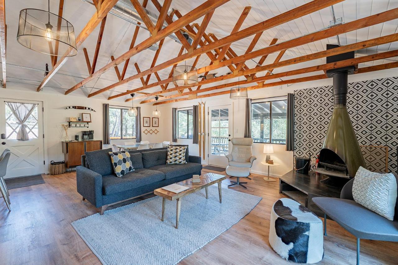 The Pine House - Cozy Mid-Century Modern, Pet-Friendly别墅 外观 照片